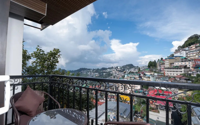 The West Gate Posada By Summit