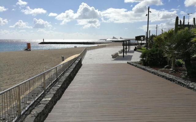 1V - Luxury Apartment Near Beach