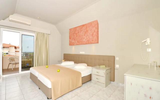 Sousouras Beach Hotel And Bungalows