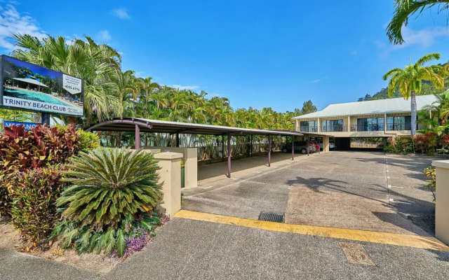 Trinity Beach Club Holiday Apartments