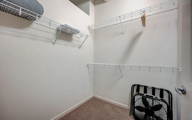 FRONTDESK 1010 Central Apts Downtown Indy