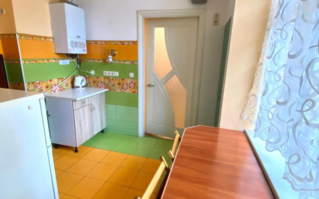 Apartment on Zaliznychna street