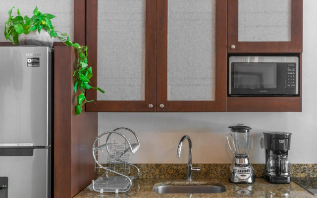 Studio wterrace, hammock, and pool access