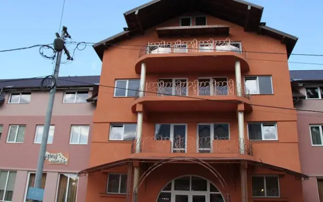 Hotel Miraj Resort and Spa