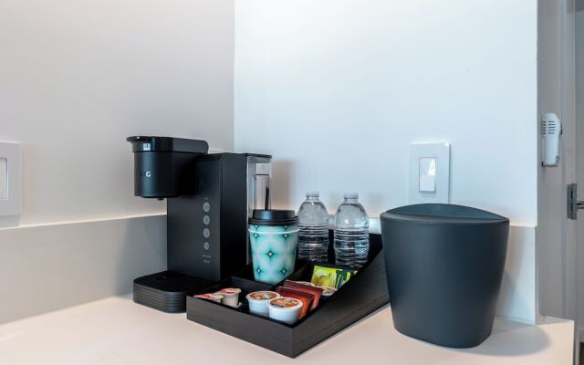 Hotel Mai Downtown Long Beach