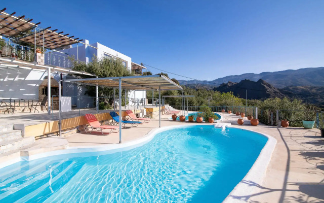 Sarakinas Residences