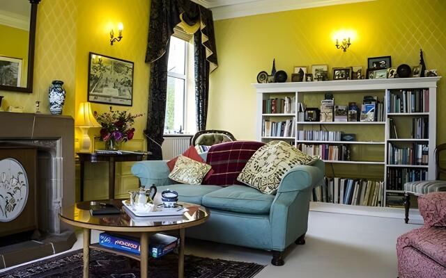 Dowfold House Bed & Breakfast