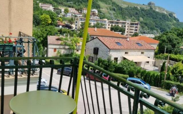 Vila Alegra apartment in front of the sea