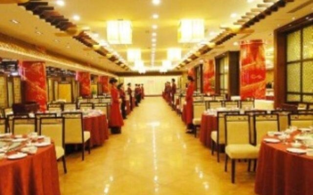 Jinan Huanlian Lucaihuang Business Hotel