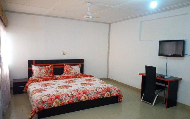 Red Clover Hotel