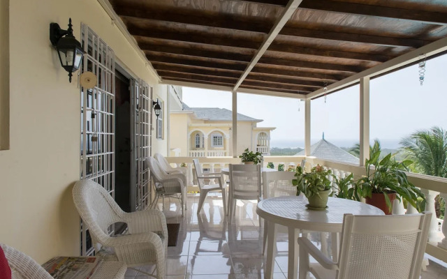 The Royal Kensington Villa