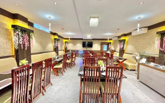Ambika Palace - Puri near Sea Beach