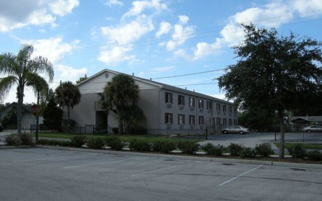 Relax Inn Lakeland
