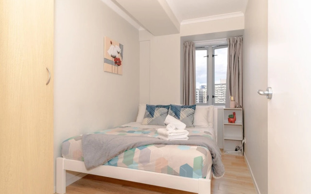 Warm & Cosy Two-Bedroom Apartment in CBD