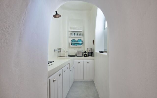 Cave Suite Oia