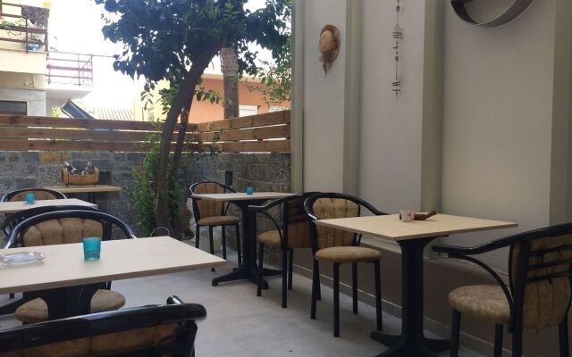 Voula Hotel