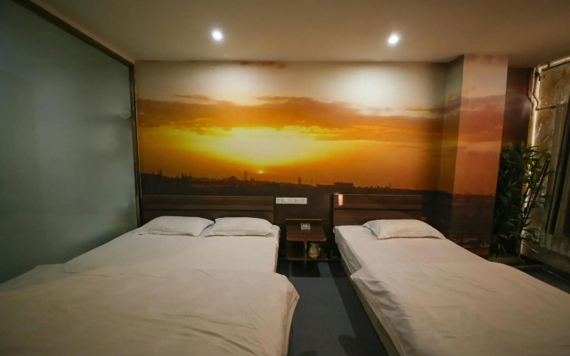 Yingshi Art Theme Hotel