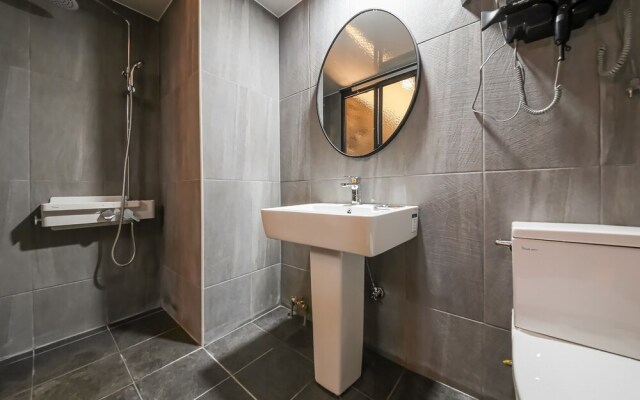 Jeonju Junghwasandong Hotel Star