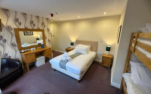 The George Hotel