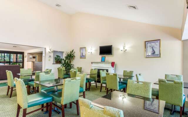 Quality Inn Petersburg Fort Lee Area