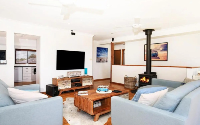 Shores - Pet-Friendly - 1 Min Walk to Beach