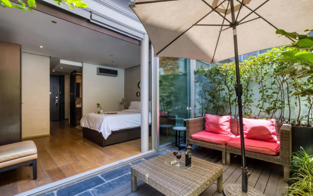 AR 218 Hotel by ULIV