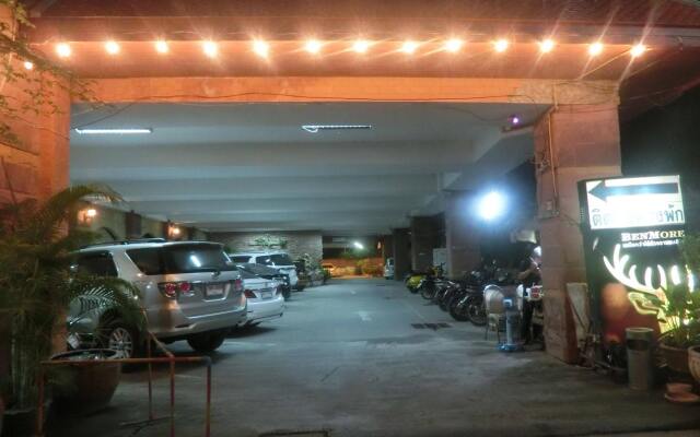 Ayutthaya Thanee Hotel
