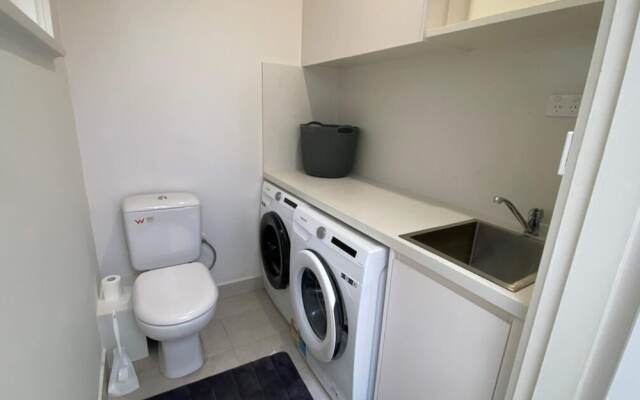 Elegant 2-bedroom House in Prahran w/ Parking!