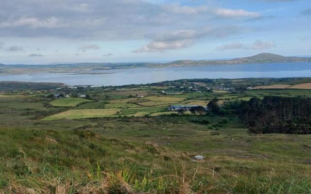 Bantry - House - Sleeps 6 - Sea Views - Parking