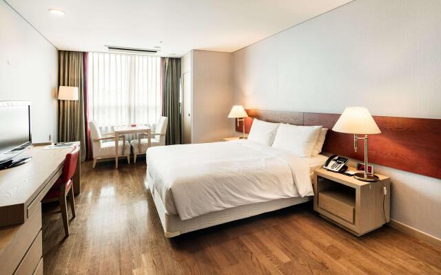 Ramada Hotels & Suites Seoul Namdaemun