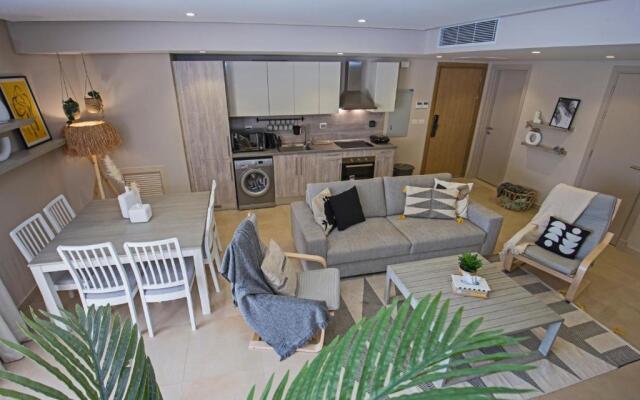 A Stunning Seaview Penthouse; 3bedrooms + nanny