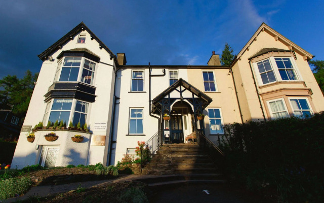 Blenheim Lodge