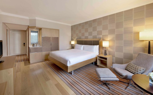Отель NH Johannesburg Sandton