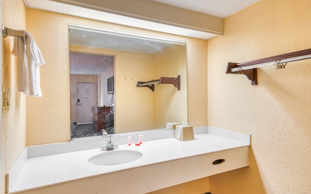 OYO Hotel Jackson Fairgrounds I-55