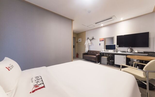 Oido Red Lighthouse Tourist Hotel