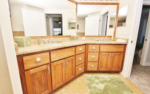 Oceanwalk 18-406 Apartment 2