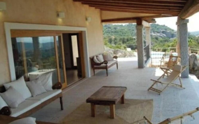 Silvaredda Comfortable Holiday Residence