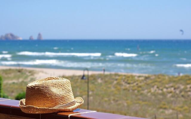 Spacious Apartment With sea View and Directly on the Beach
