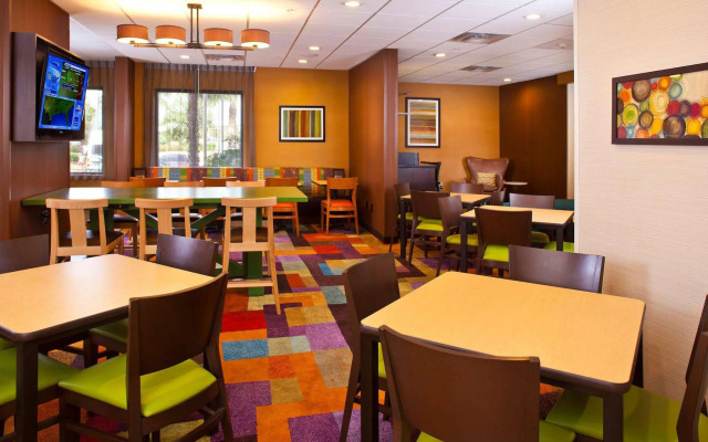 Fairfield Inn & Suites by Marriott Houston Hobby Airport.
