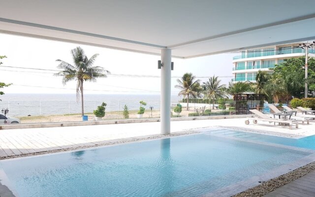 AnB Pool Villa 4BR Beachfront in Pattaya