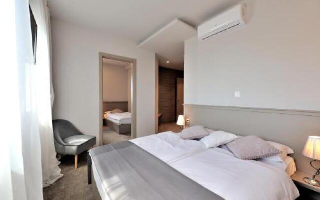 Deluxe Villa No.10 - Rooms & Apartments