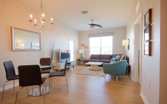 Executive Penthouse 3 Bedroom Condo by RedAwning