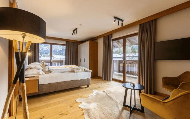 Amazing Penthouse With Shared Pool