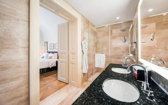Mandarin Oriental, Prague