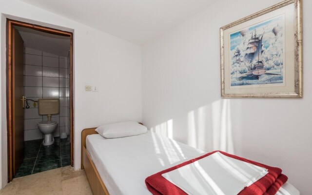 Amazing Apartment in Banjol With 1 Bedrooms and Wifi