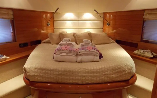 George V Yacht
