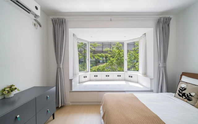 Tyms Stylish 3BR 2BA Apt Xujiahui Shops