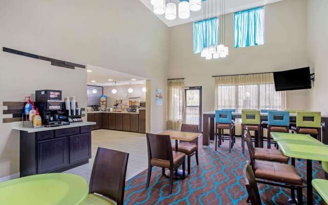 La Quinta Inn by Wyndham Moss Point - Pascagoula