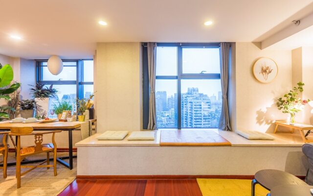 Summer Flower Apartment