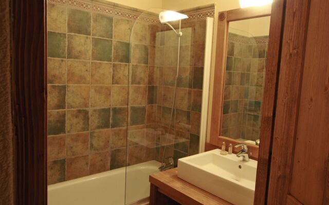 Traditional Apartment Just 300 m. From the Thermal Baths